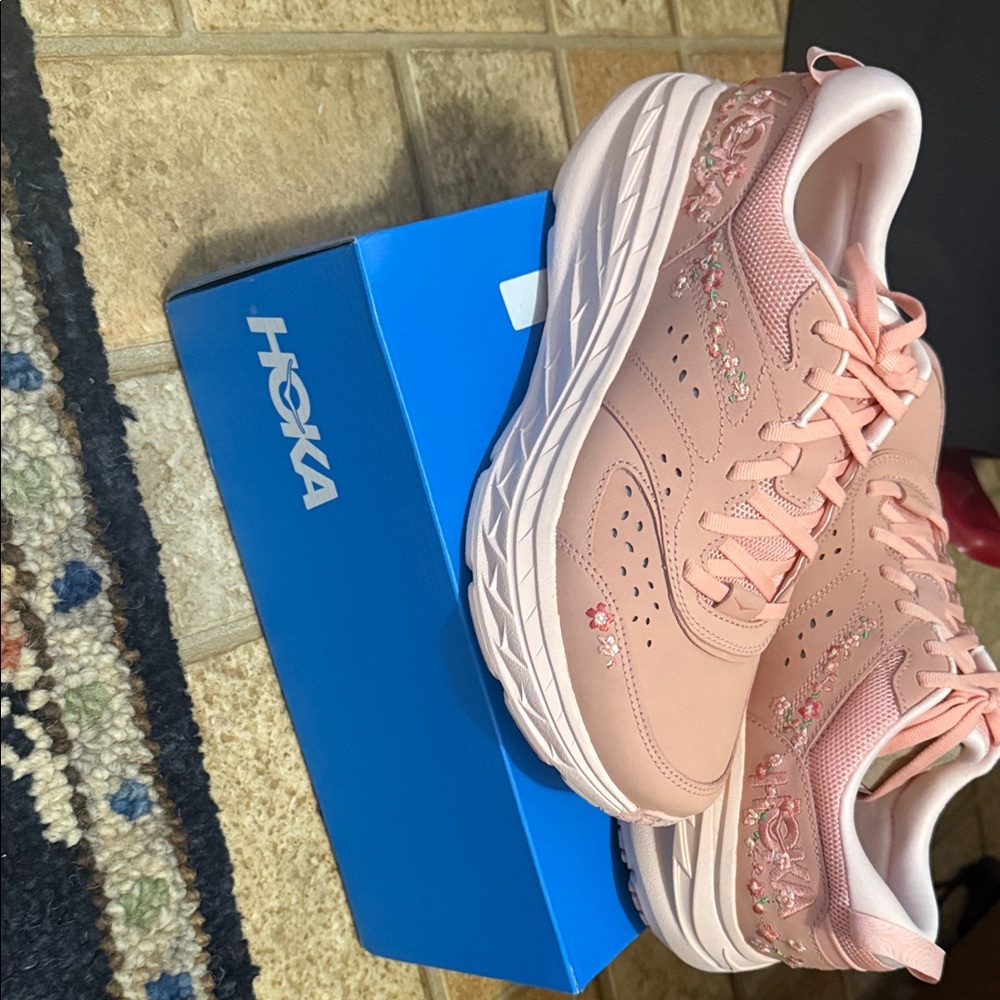 Womens Hoka vibrant bloom bondi